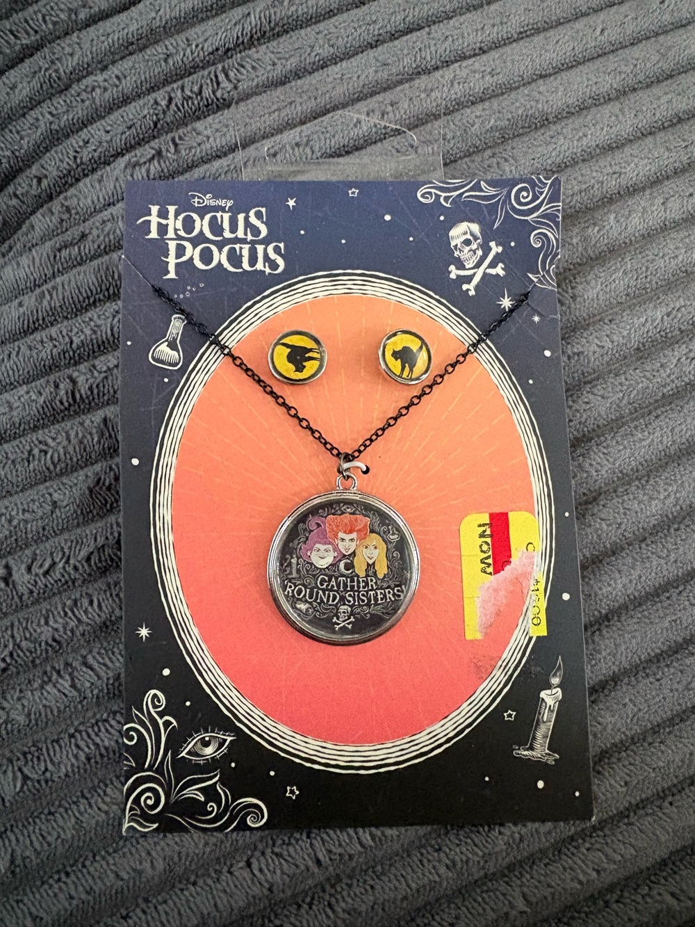 Disney Hocus Pocus Black Necklace & Stud Earrings Set